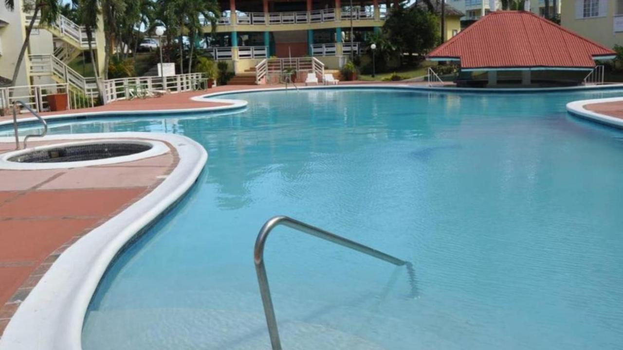 Studio19 At Mystic Ridge Apartman Ocho Rios Kültér fotó